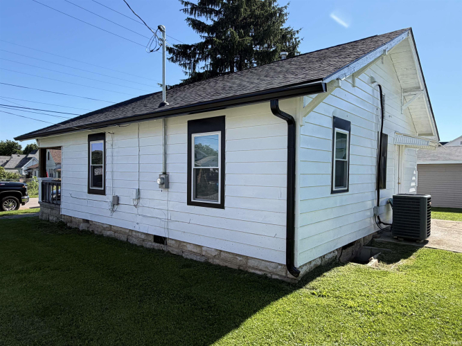 Listing Image 6