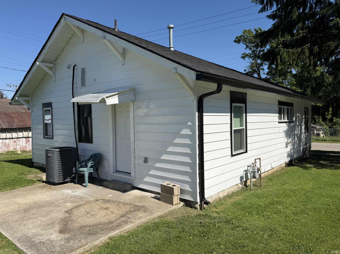 Listing Image 7