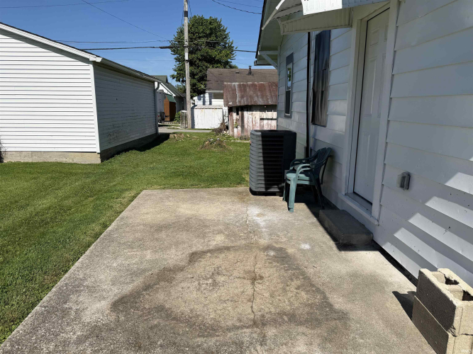 Listing Image 8