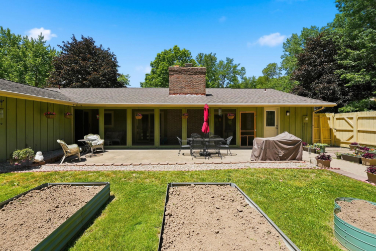 Listing Image 48