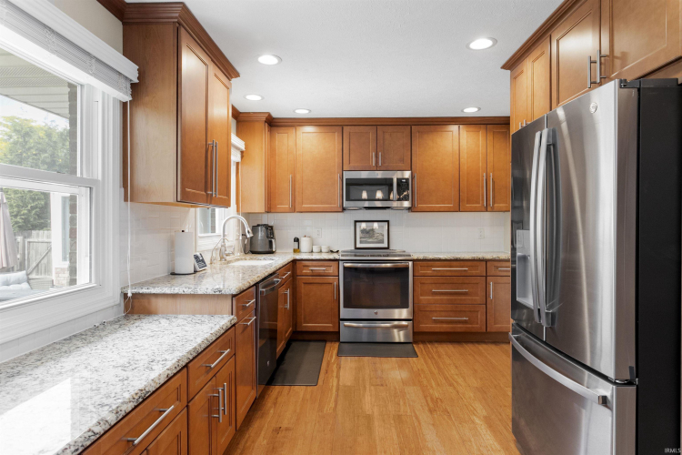 Listing Image 5