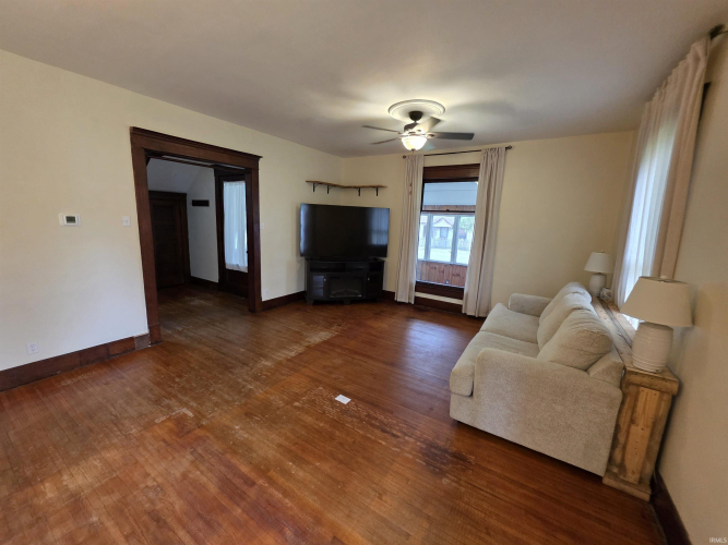 Listing Image 17