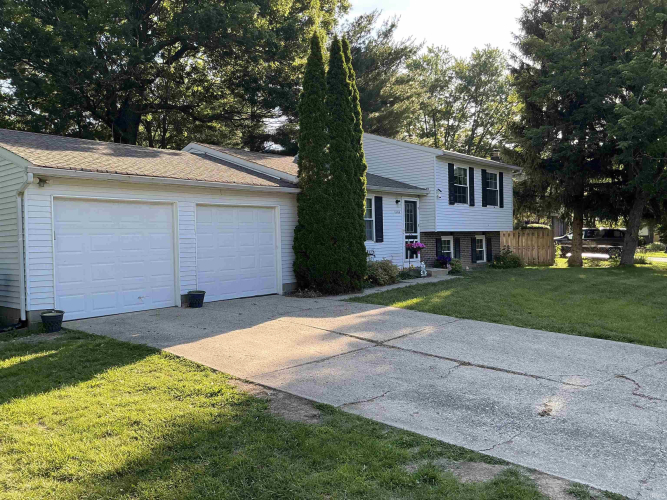 Listing Image 4