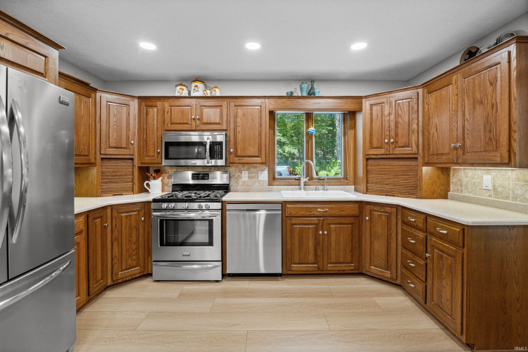 Listing Image 16