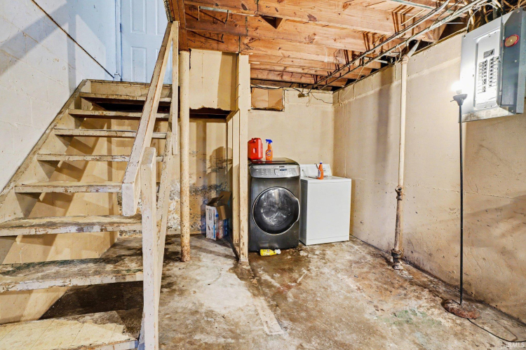Listing Image 18