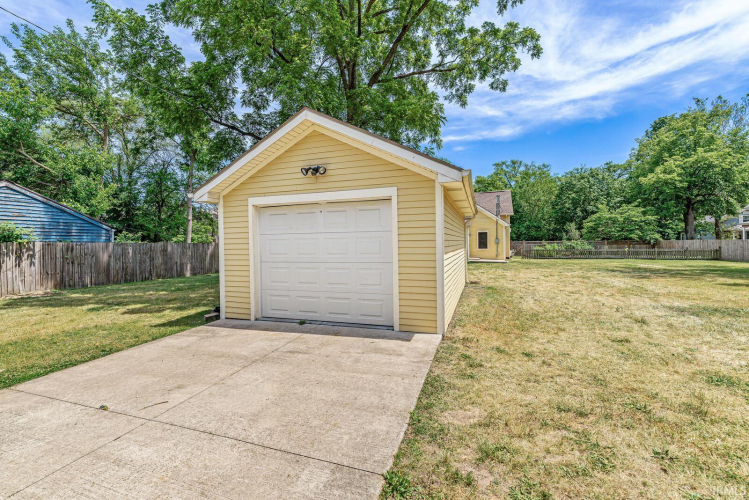 Listing Image 38