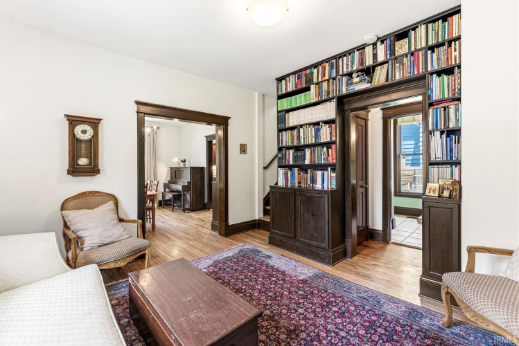 Listing Image 7