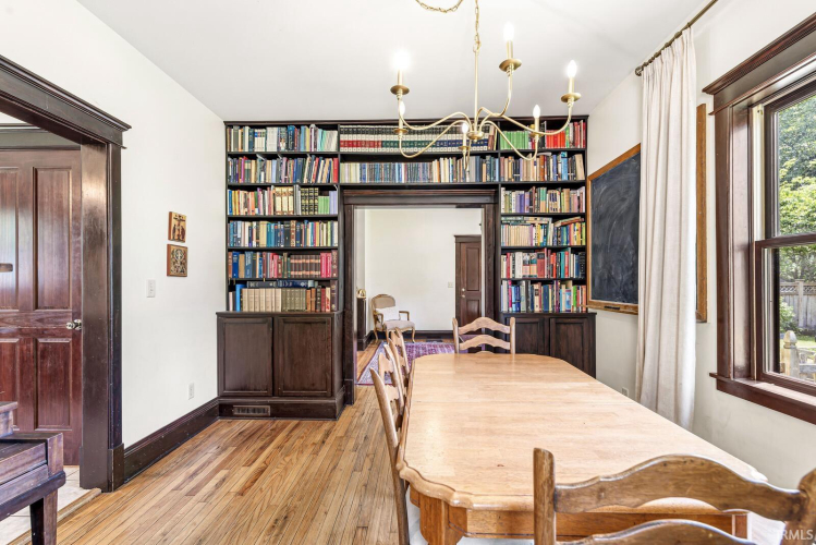 Listing Image 10