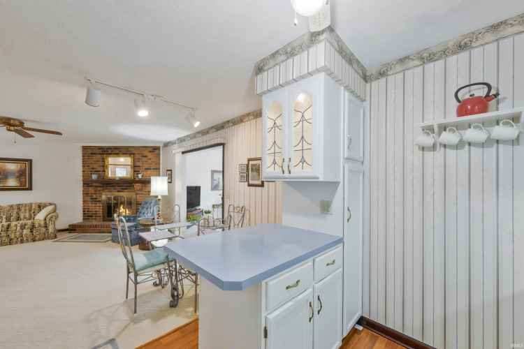 Listing Image 17