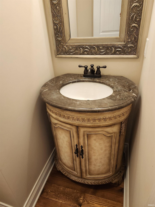 Listing Image 8
