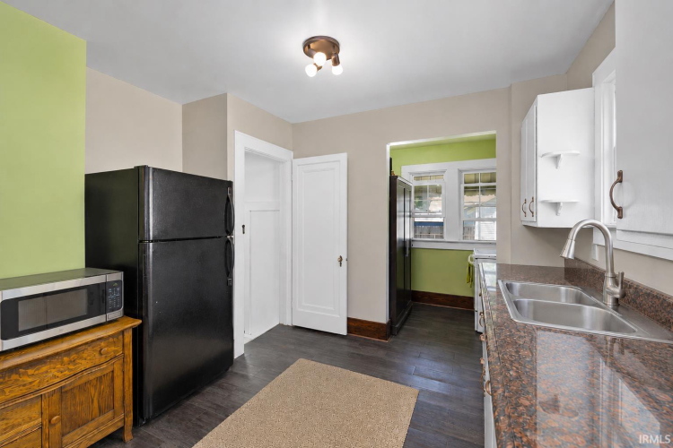 Listing Image 14