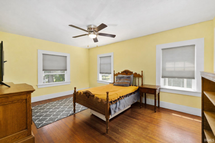 Listing Image 16