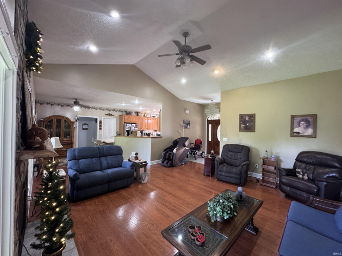 Listing Image 42