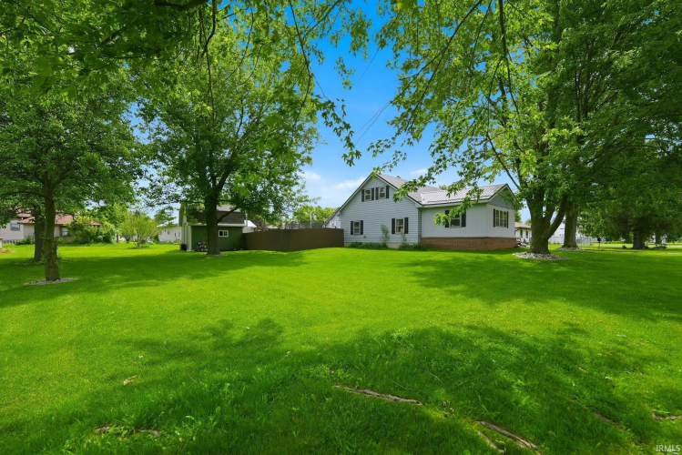 Listing Image 4