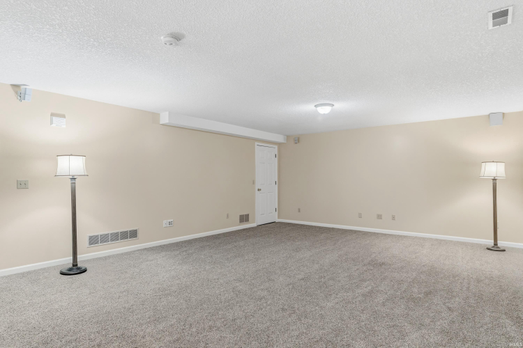 Listing Image 28