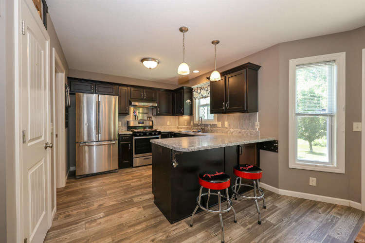 Listing Image 9
