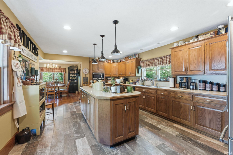 Listing Image 16