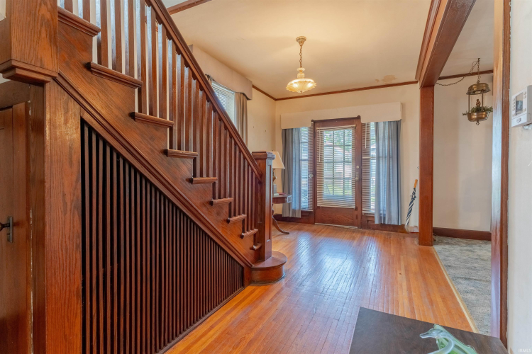 Listing Image 7