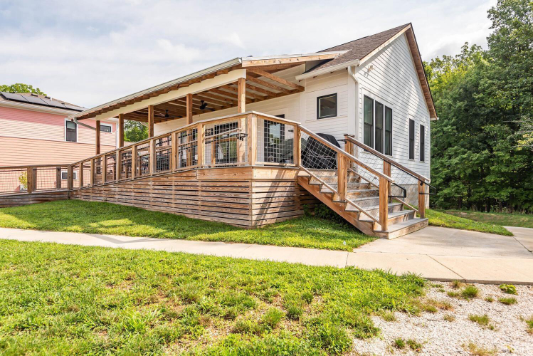 Listing Image 10