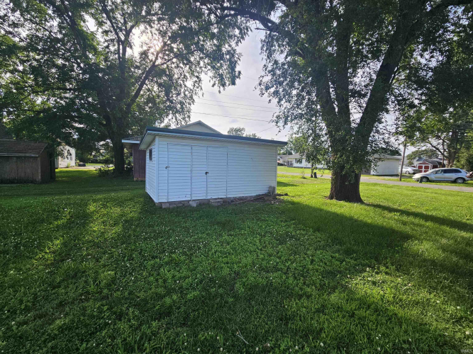 Listing Image 16