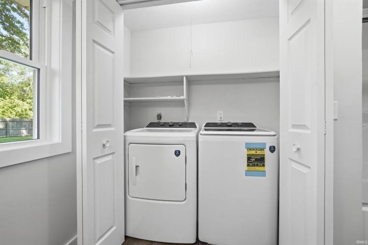 Listing Image 14