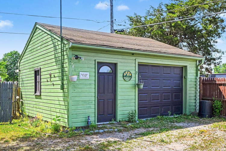 Listing Image 14