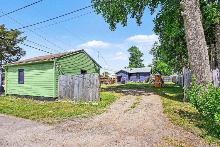 Listing Image 15