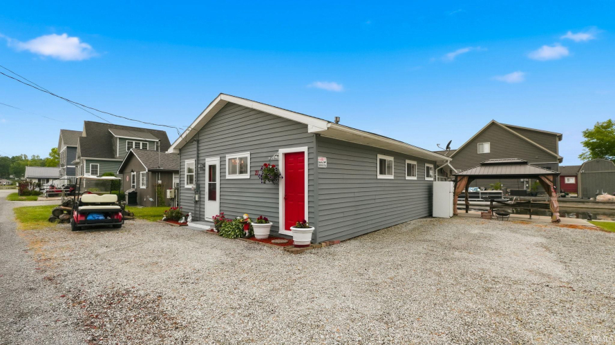 Listing Image 10