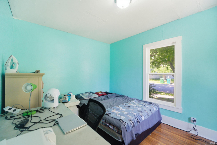 Listing Image 14