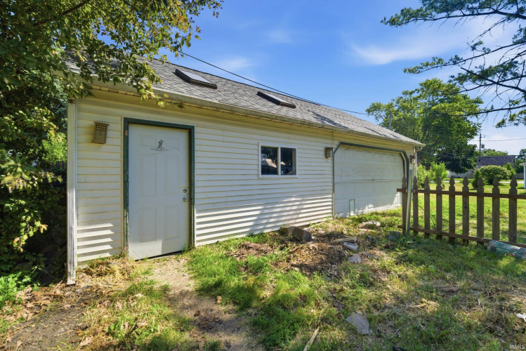 Listing Image 23