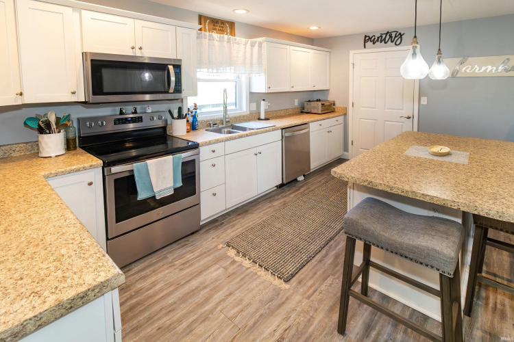 Listing Image 15