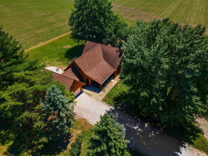 Listing Image 4