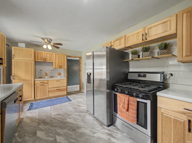 Listing Image 13