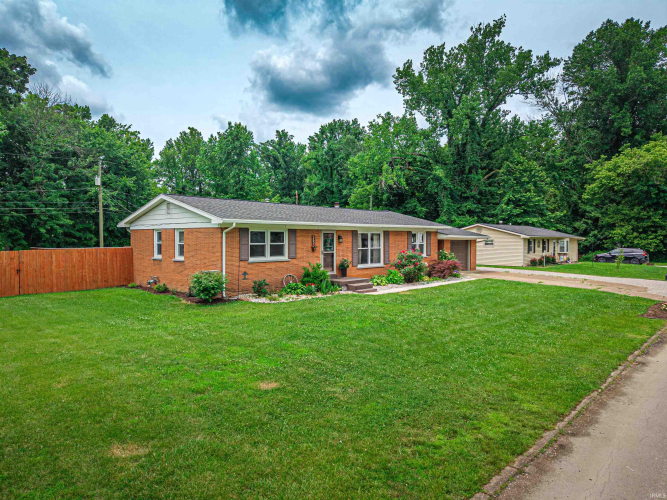 Listing Image 4
