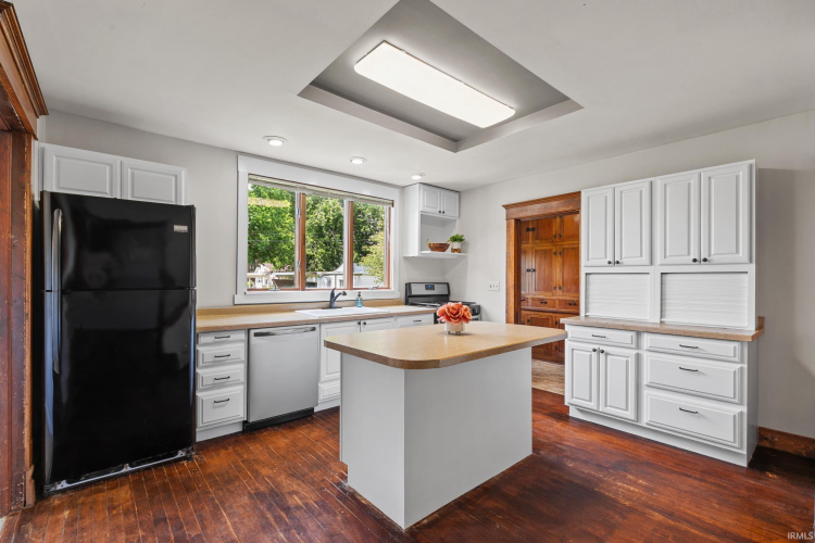 Listing Image 19