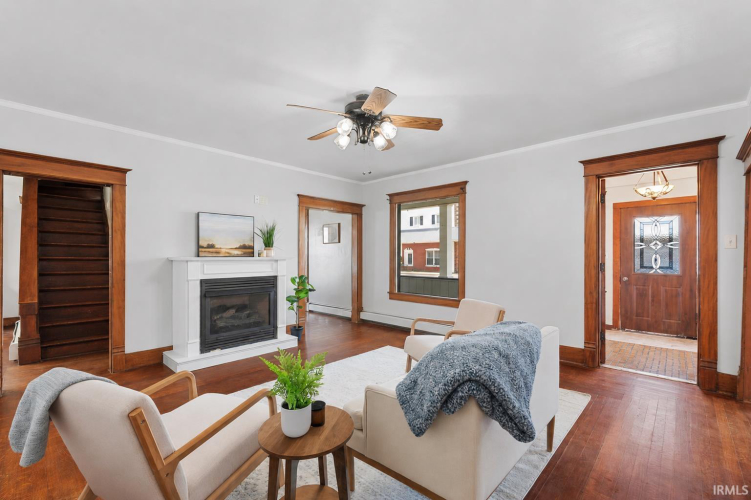 Listing Image 9