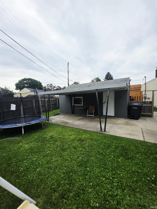 Listing Image 9
