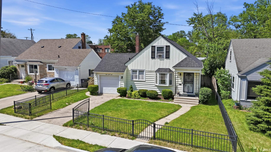 Listing Image 2
