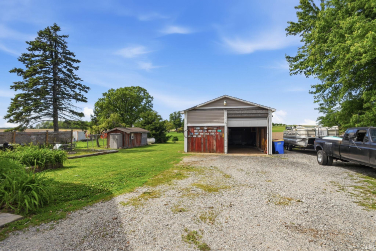 Listing Image 17