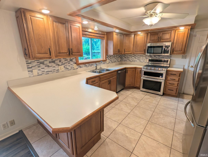 Listing Image 7