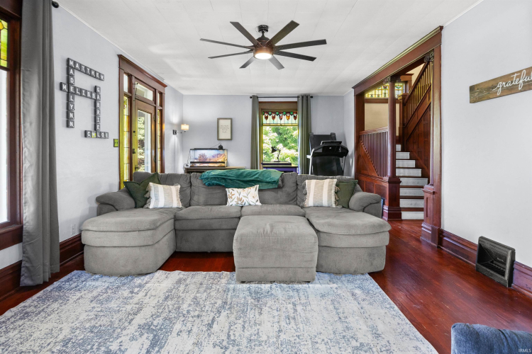 Listing Image 8