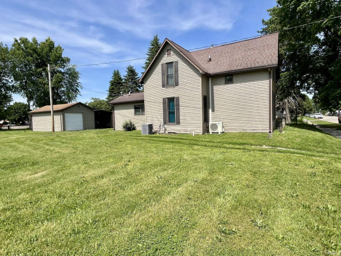Listing Image 4