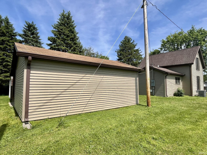 Listing Image 5