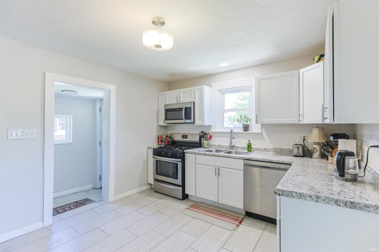 Listing Image 17