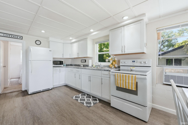 Listing Image 15