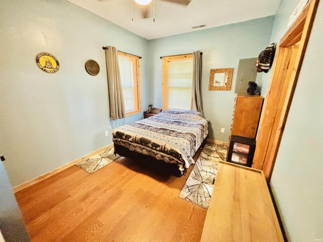 Listing Image 12