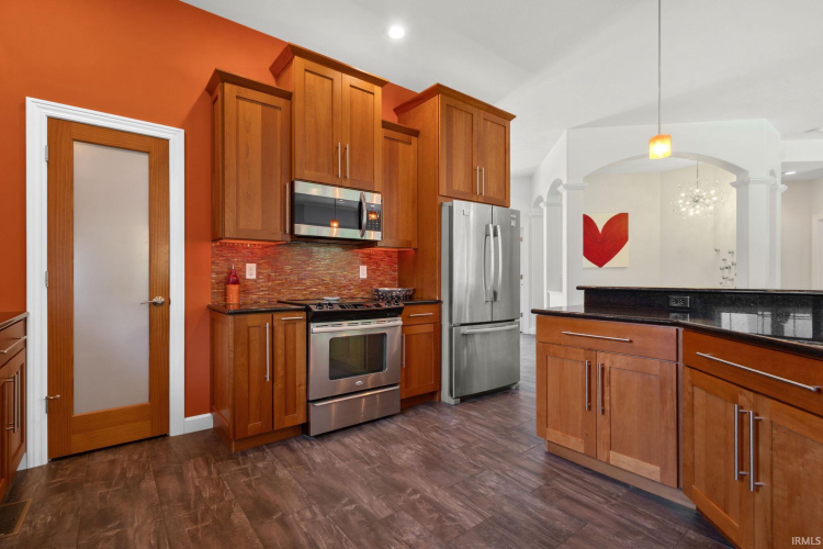 Listing Image 12