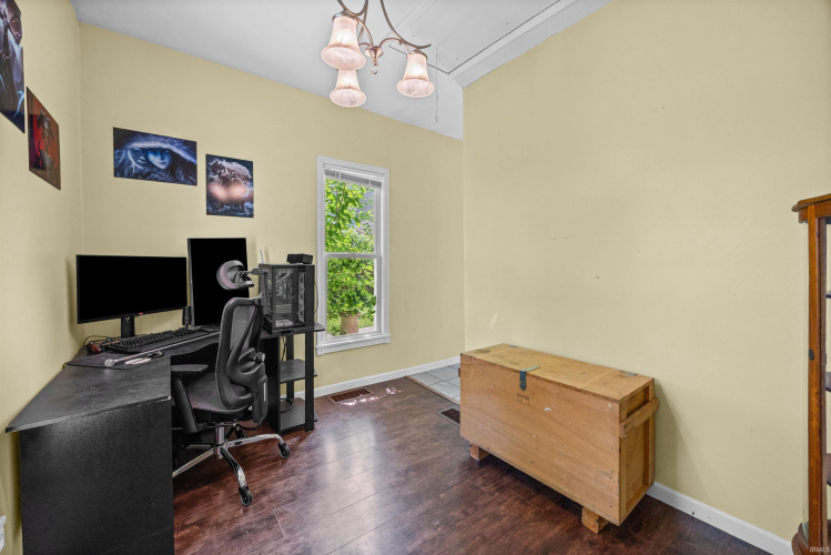 Listing Image 18