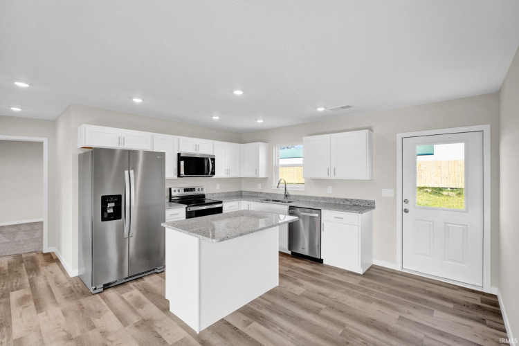 Listing Image 7