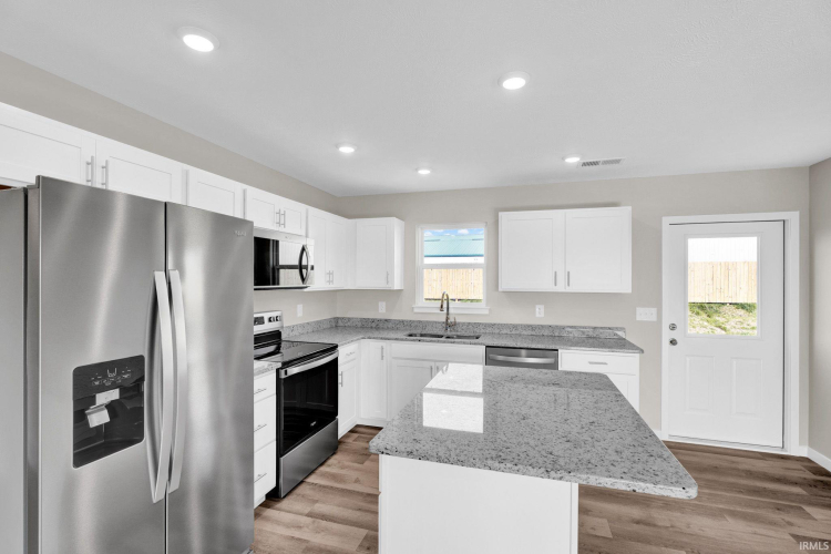 Listing Image 9